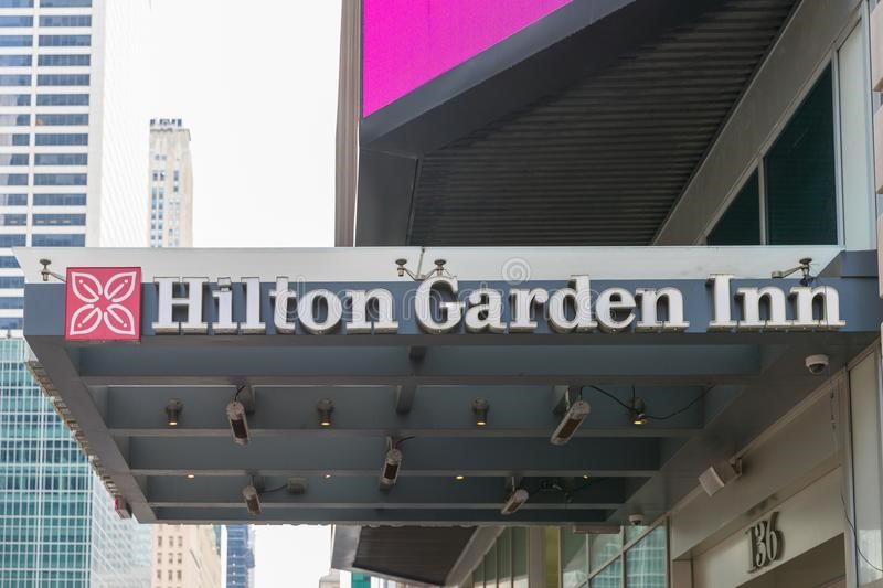 A roadside picture of the Hilton Garden Inn entrance