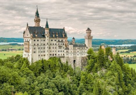 Marienbrucke Bridge Neuschwanstein Castle Germany 12 689x517 1